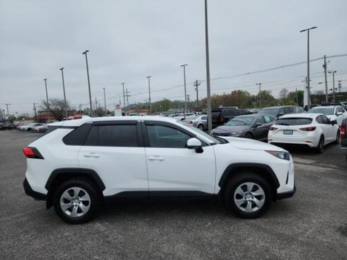2021 Toyota RAV4 LE