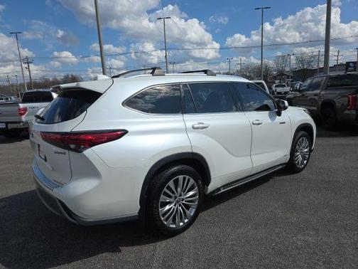 2020 Toyota Highlander Hybrid Platinum