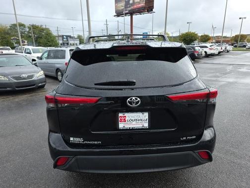 2022 Toyota Highlander LE