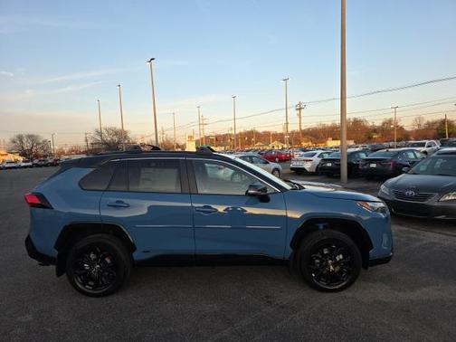 2025 Toyota RAV4 Hybrid SE