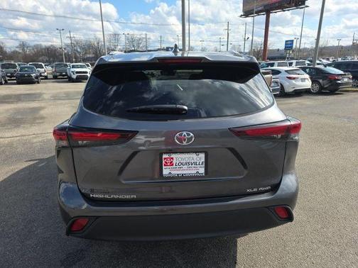 2025 Toyota Highlander XLE