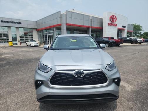 2024 Toyota Highlander LE