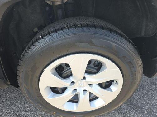 Ice Cap 2024 Toyota RAV4 LE