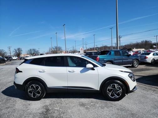 2024 Kia Sportage LX