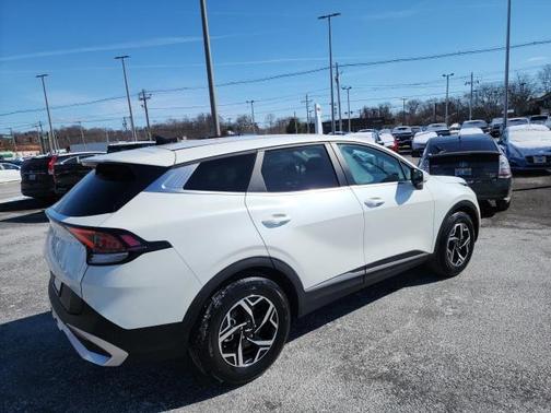 2024 Kia Sportage LX