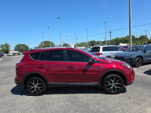 2018 Toyota RAV4 Hybrid SE