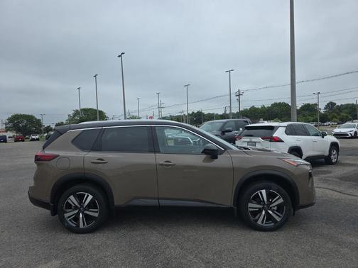 Baja Storm Metallic/Super Black 2024 Nissan Rogue SL