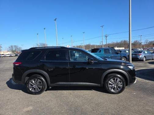 2025 Nissan Pathfinder SV 4WD