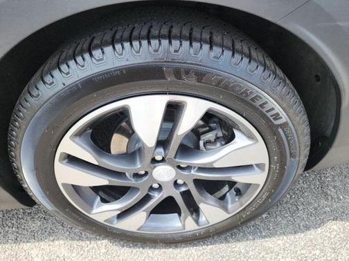 2018 Buick Regal TourX Essence