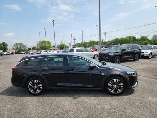 2018 Buick Regal TourX Essence