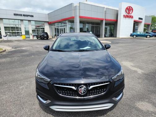 2018 Buick Regal TourX Essence