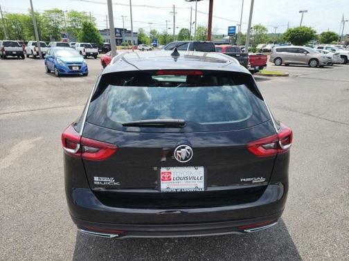 2018 Buick Regal TourX Essence