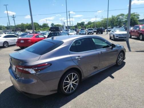 2023 Toyota Camry Hybrid XLE