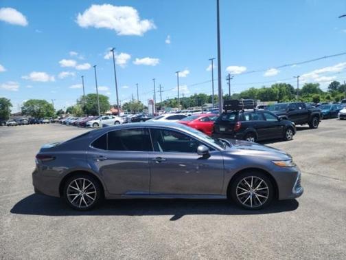 2023 Toyota Camry Hybrid XLE