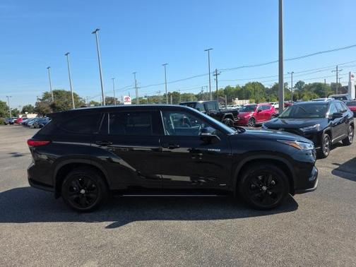 2020 Toyota Highlander Hybrid XLE