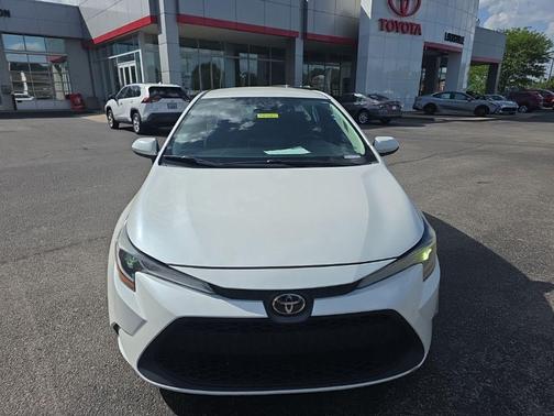 Blizzard Pearl 2021 Toyota Corolla LE