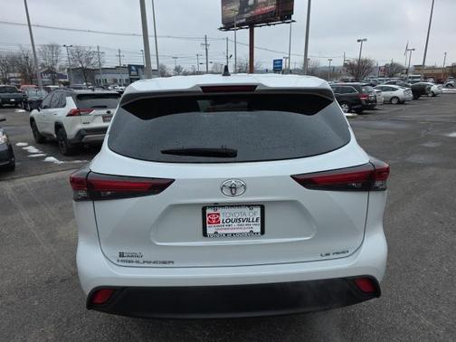 2024 Toyota Highlander LE