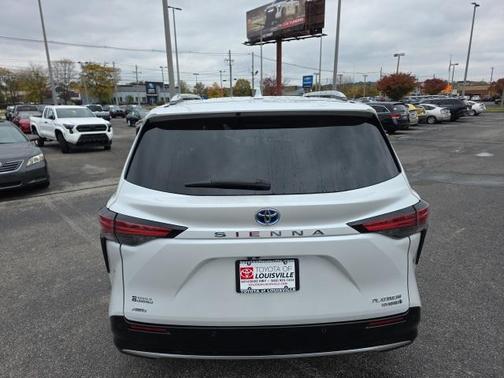 2023 Toyota Sienna Platinum 7 Passenger