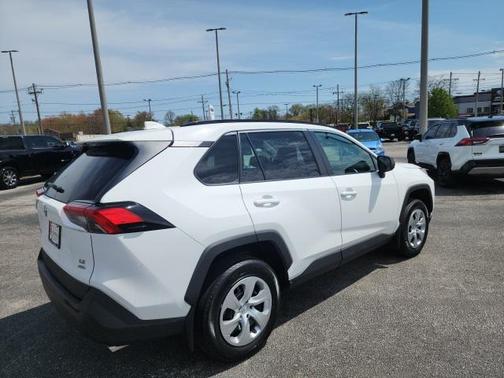2022 Toyota RAV4 LE
