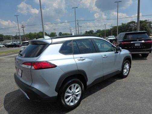 2024 Toyota Corolla Cross LE