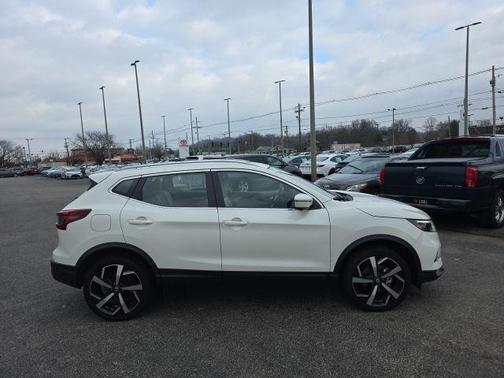 2022 Nissan Rogue Sport SL