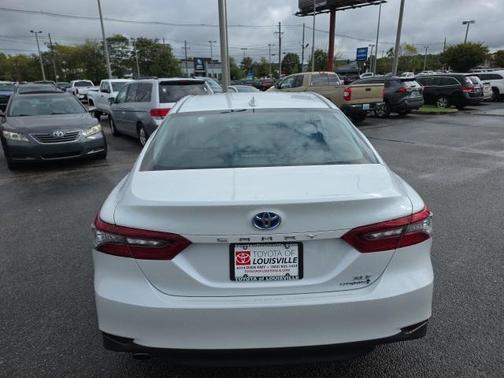 2021 Toyota Camry Hybrid XLE