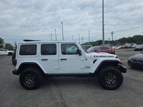 Bright White Clearcoat 2026 Jeep Wrangler Rubicon