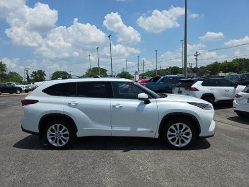 2022 Toyota Highlander Hybrid Limited