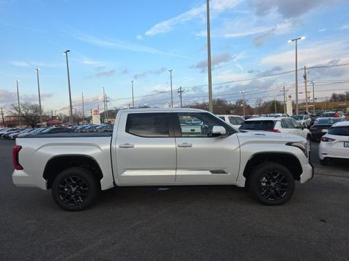 2026 Toyota Tundra Hybrid Platinum