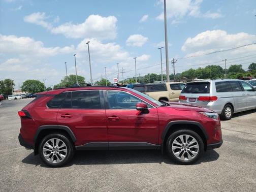 2023 Toyota RAV4 XLE Premium