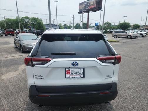 2024 Toyota RAV4 Hybrid XLE Premium