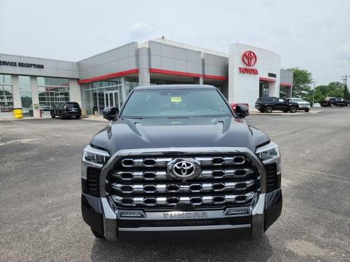 2025 Toyota Tundra Hybrid Platinum