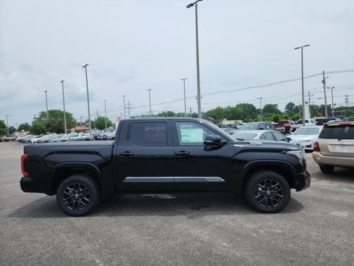 2025 Toyota Tundra Hybrid Platinum