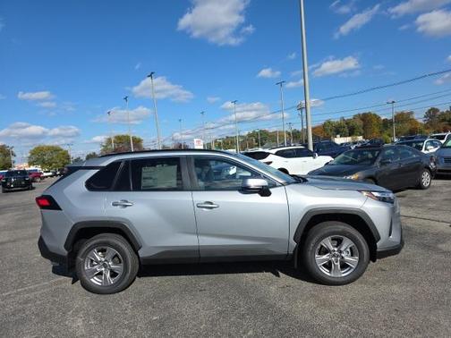 2025 Toyota RAV4 XLE