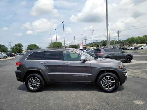 Photo 4 of 24 of 2019 Jeep Grand Cherokee Limited