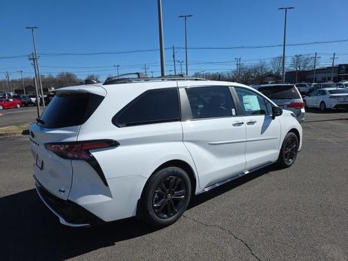 2026 Toyota Sienna XSE 7 Passenger