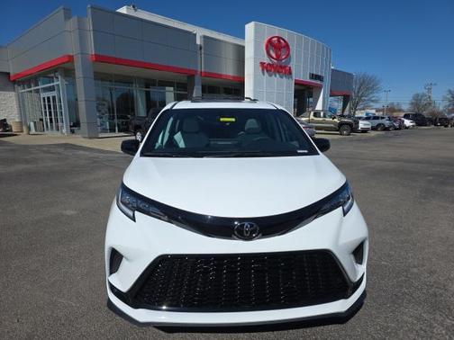 2026 Toyota Sienna XSE 7 Passenger