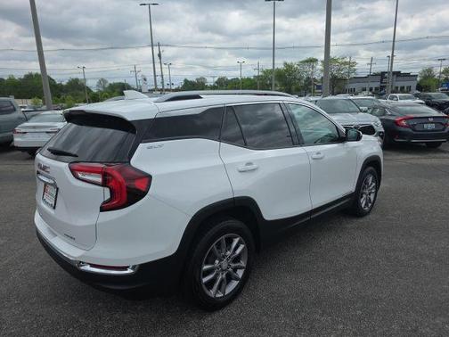 Summit White 2023 GMC Terrain SLT