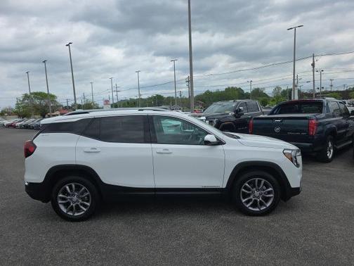 Summit White 2023 GMC Terrain SLT