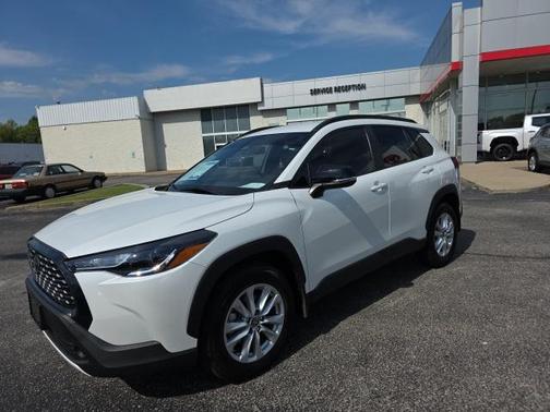 2025 Toyota Corolla Cross LE