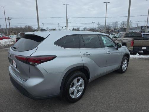 2024 Toyota Highlander LE