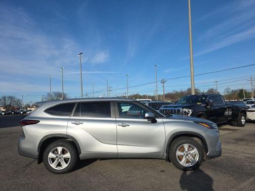 Celestial Silver 2024 Toyota Highlander LE