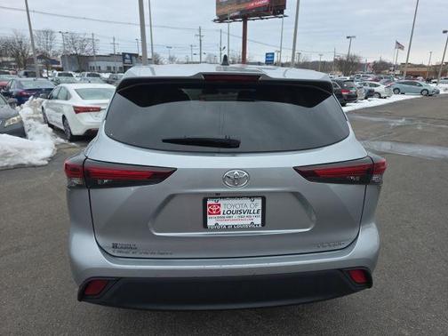 2024 Toyota Highlander LE