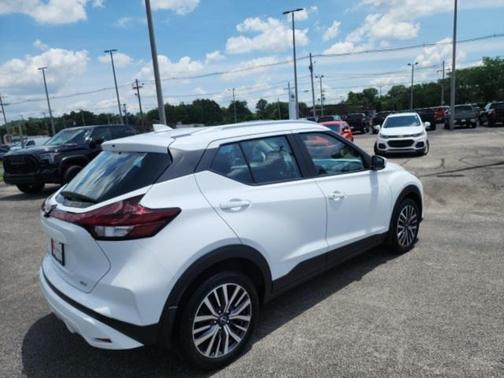 2023 Nissan Kicks SV