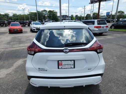 2023 Nissan Kicks SV
