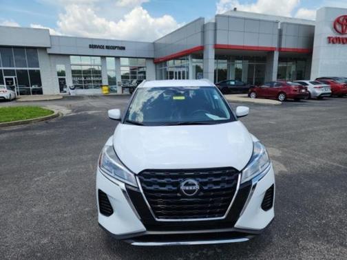 2023 Nissan Kicks SV