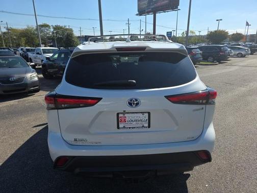 2022 Toyota Highlander Hybrid XLE