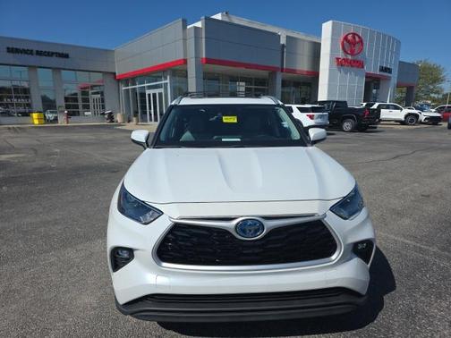 2022 Toyota Highlander Hybrid XLE