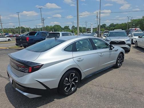Aero Silver 2025 Hyundai SONATA SEL