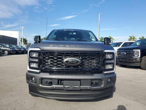 2025 Ford F-350 Lariat Super Duty